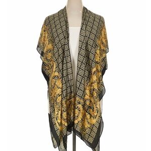 Adrienne Vittadini Black and Gold Geometric Kimono